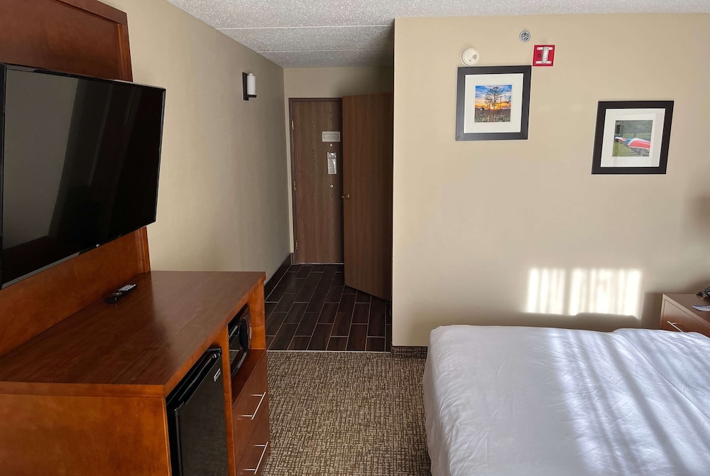 Wingate by Wyndham Clearfield 5/25