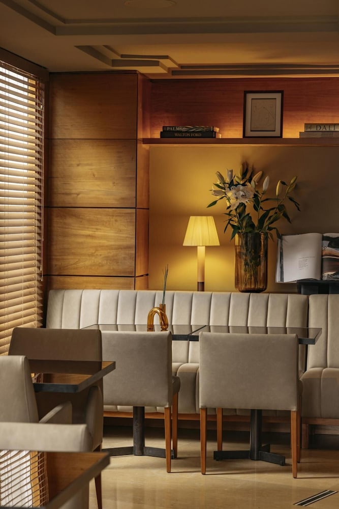 Hotel Villa Real 44/60