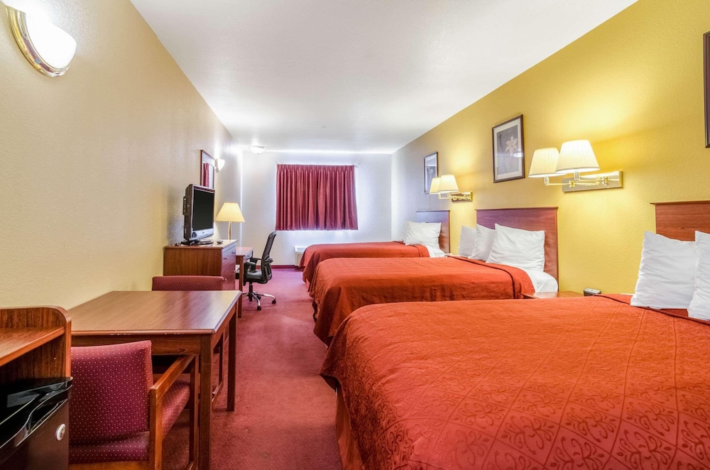 Holiday Inn Express Wichita North - Park City 25/38