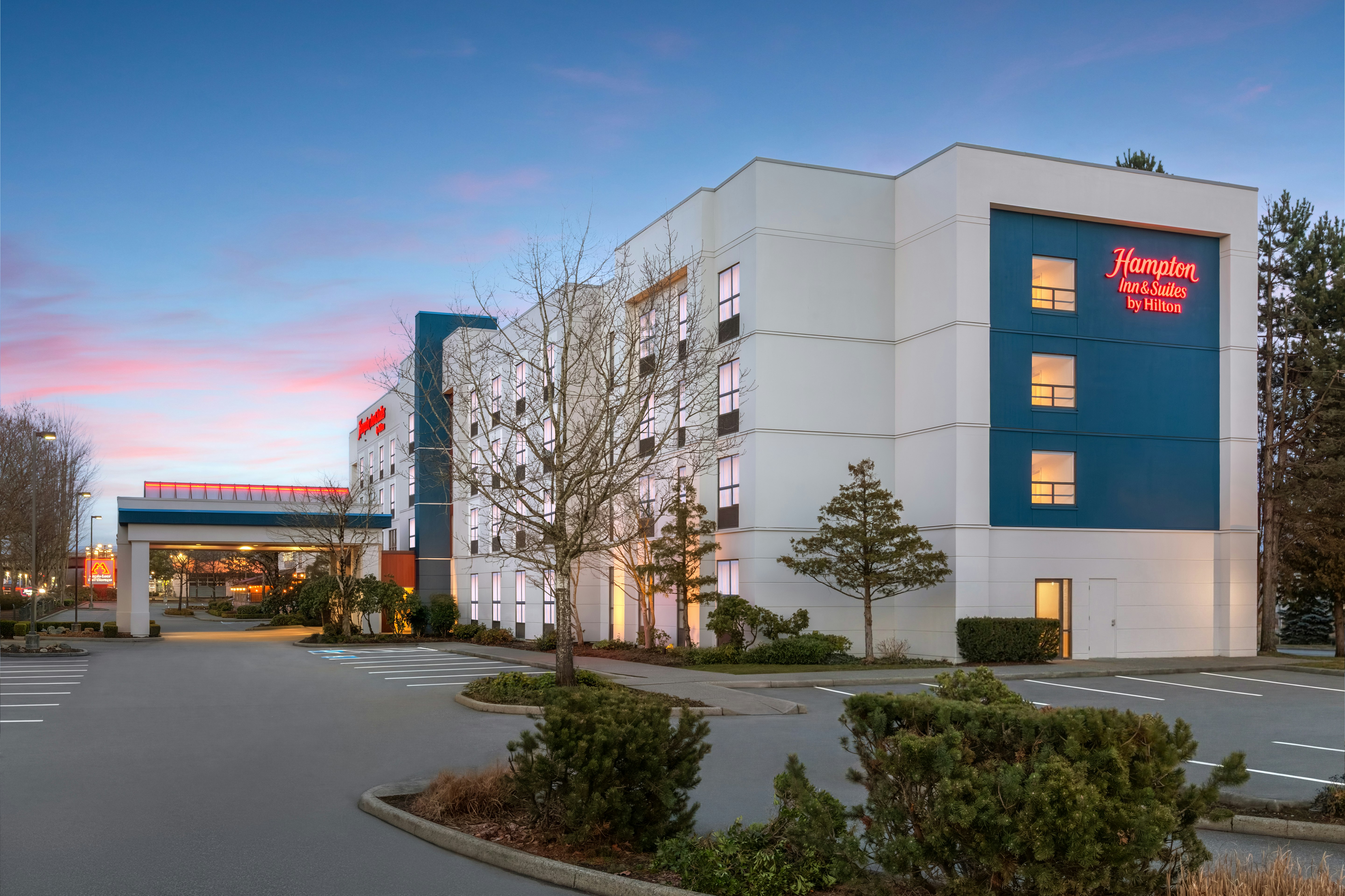 Hampton Inn and Suites by Hilton Langley Surrey 3/72