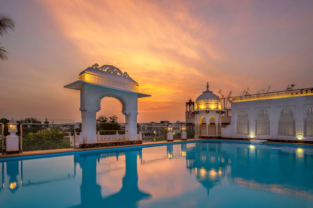 Rajasthan Palace Hotel 4/50