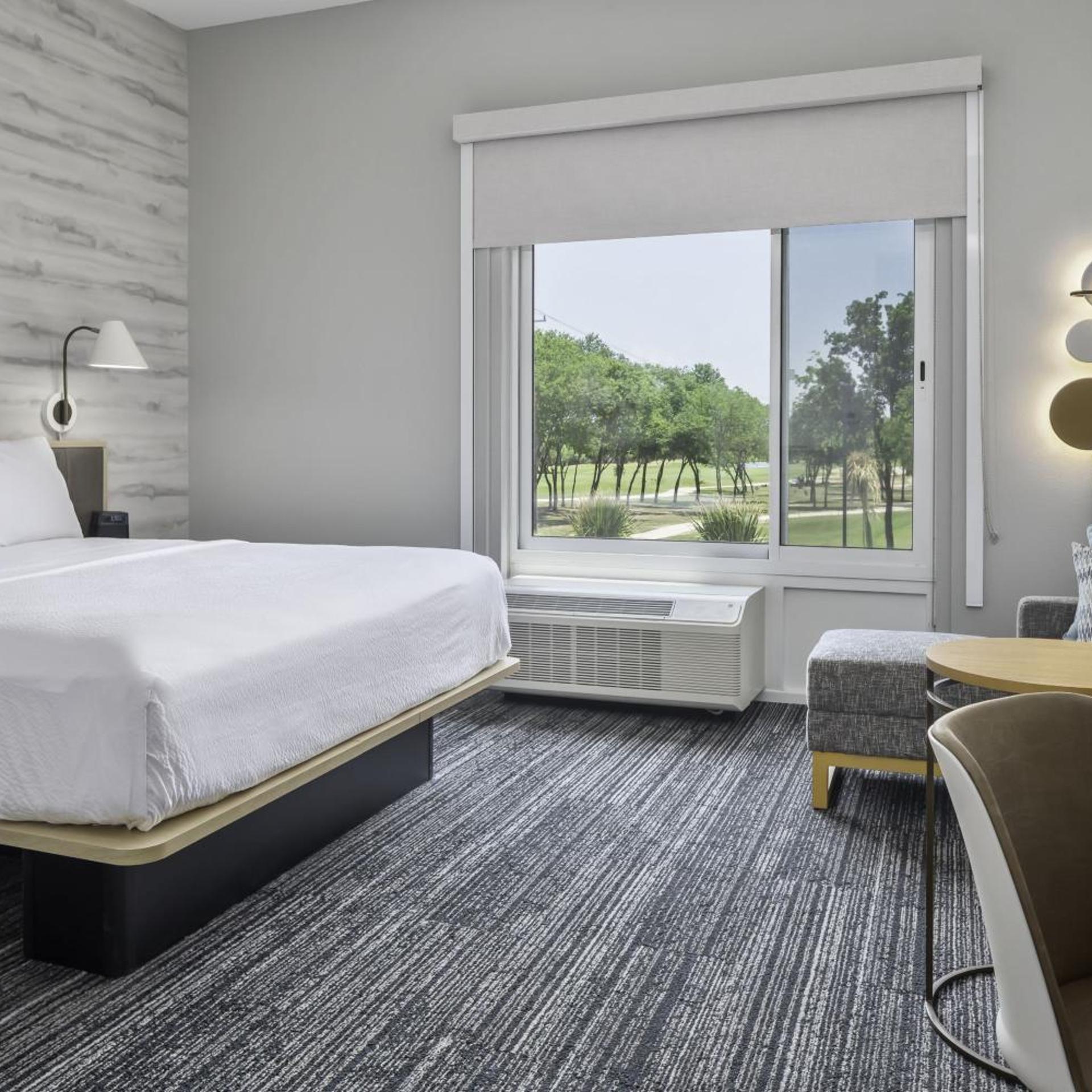 Studio, King Bed, Golf Course View, Sofa, Accessible