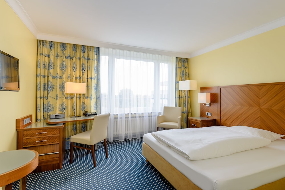 Deluxe, Queen Bed