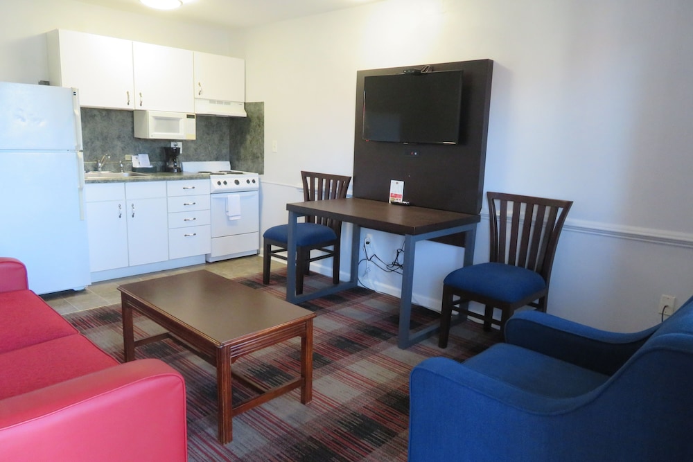 Luxbury Inn & Suites 18/34