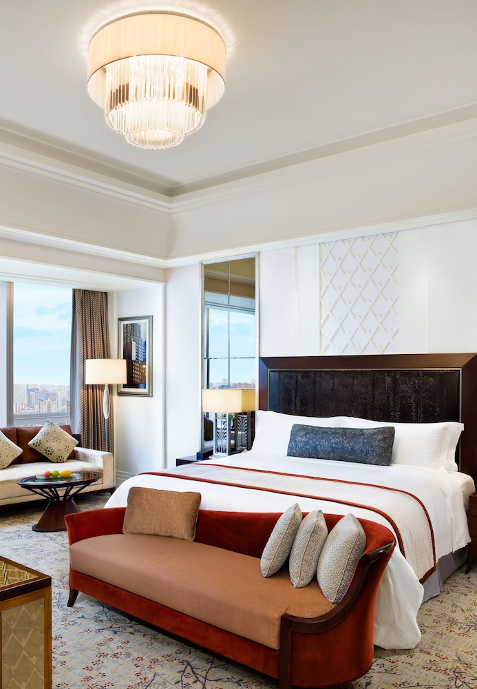Grand, Deluxe, King Bed