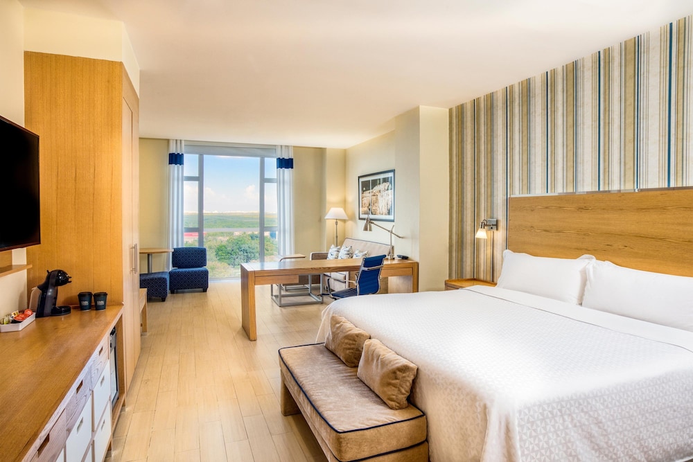 Room at Four Points by Sheraton Cancun Centro, CANCUN