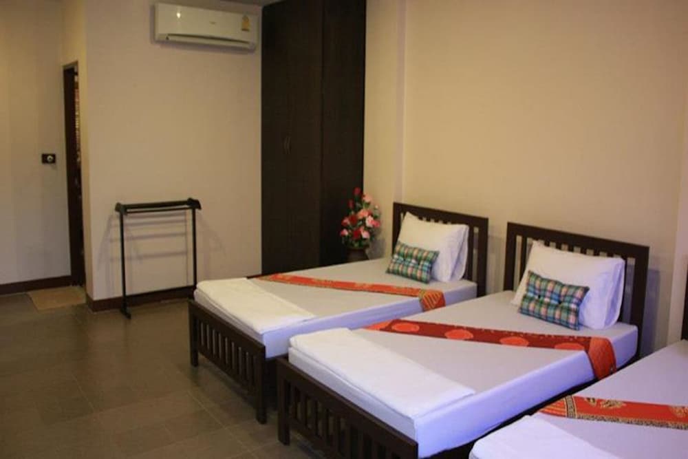 ROOM, TRIPLE