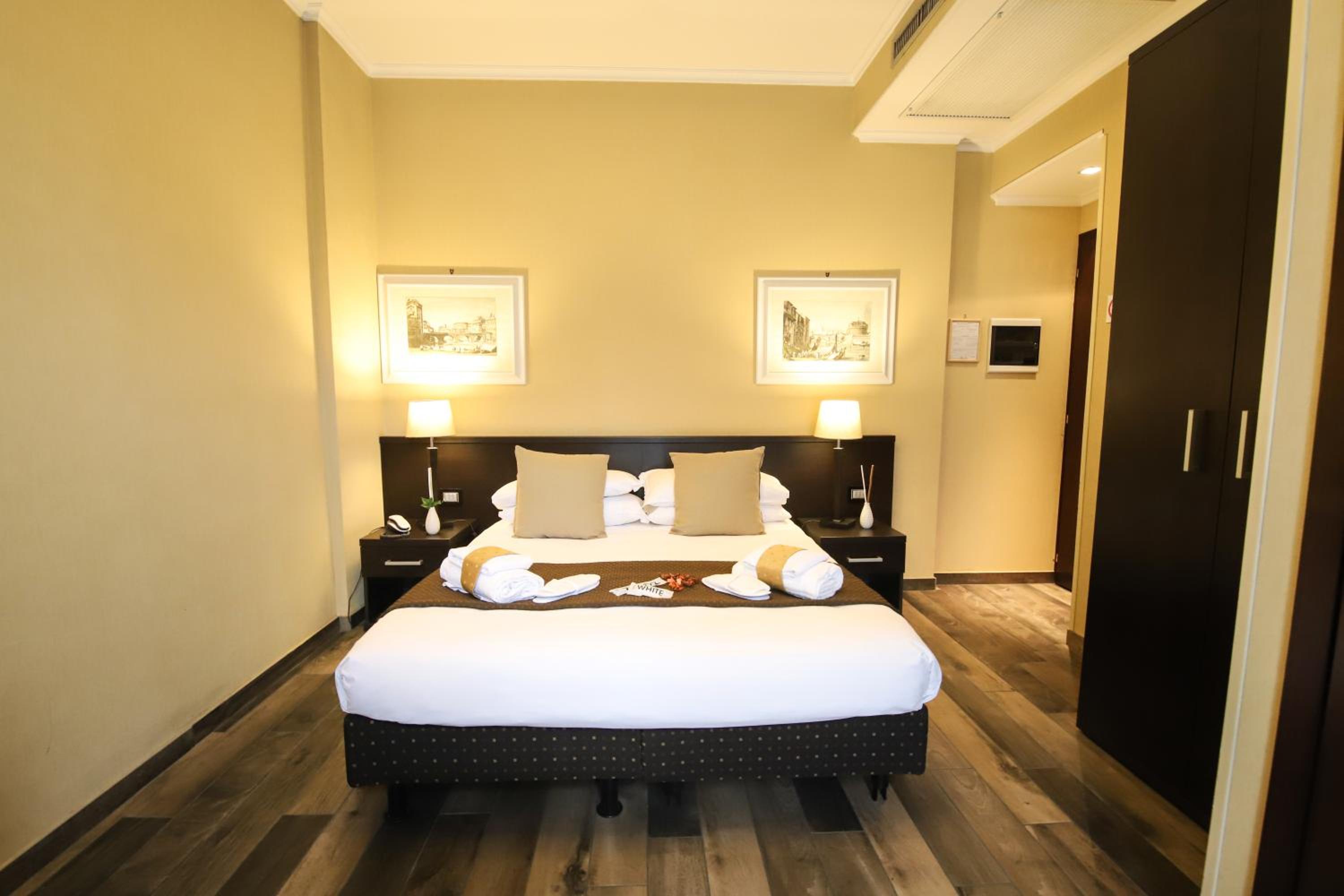 SUPERIOR, DOUBLE BED