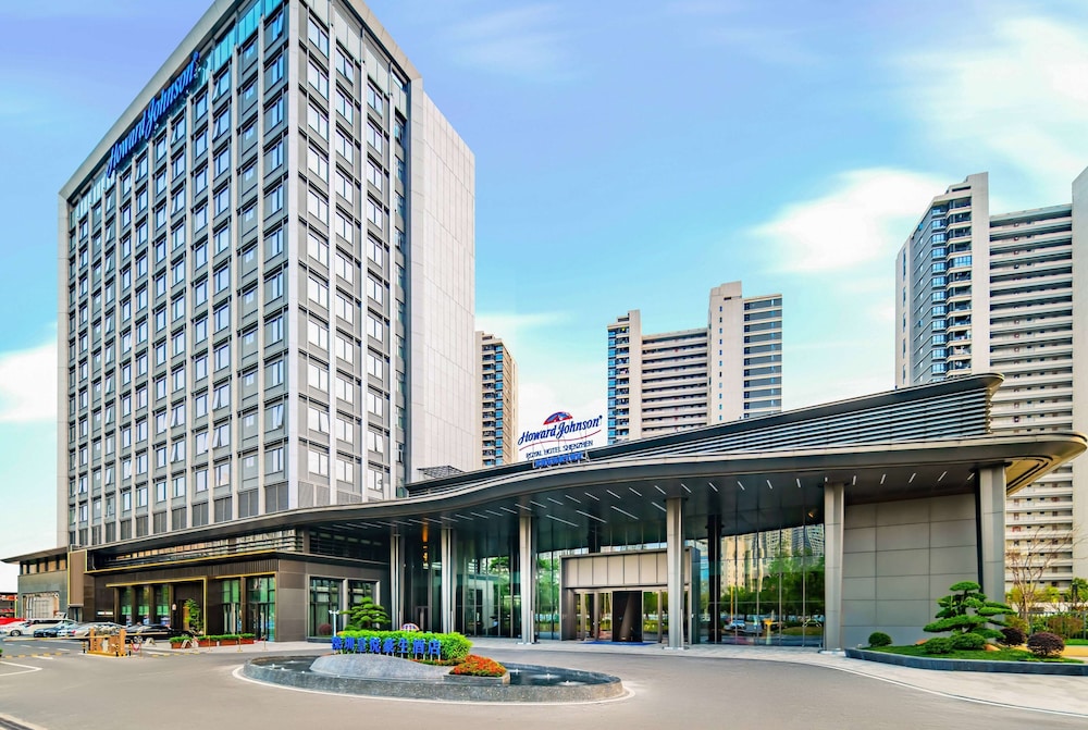 Howard Johnson Royal Hotel Shenzhen 30/32