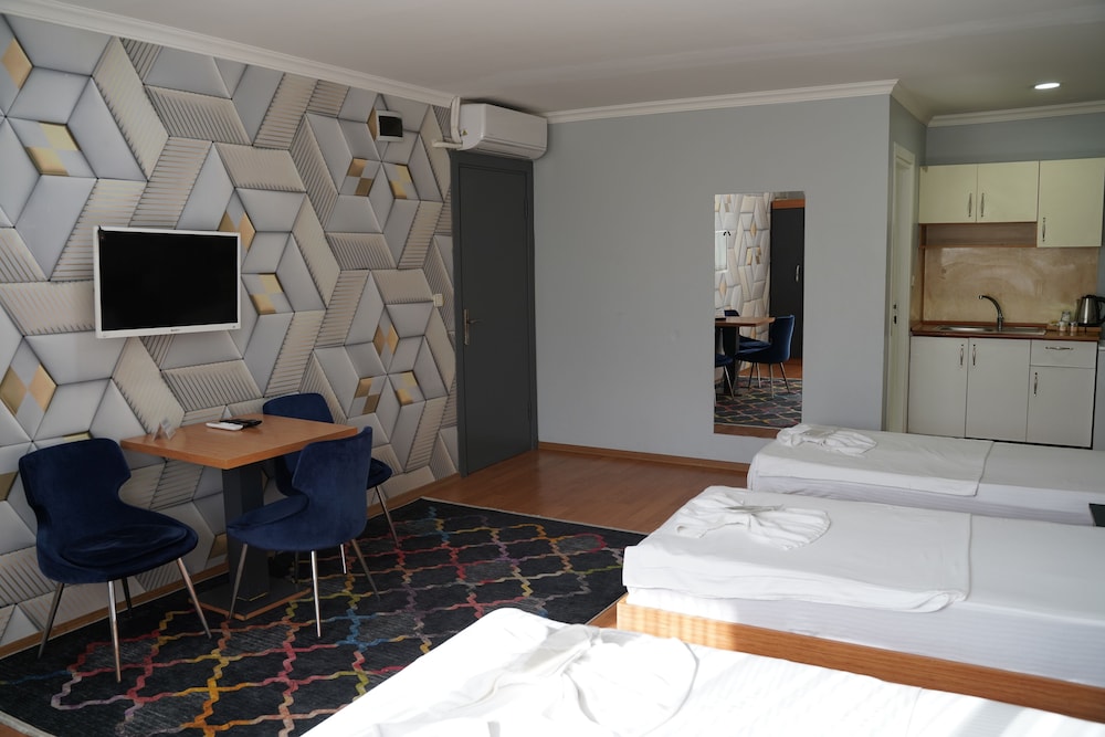 Heraldic Room Hotel 42/50