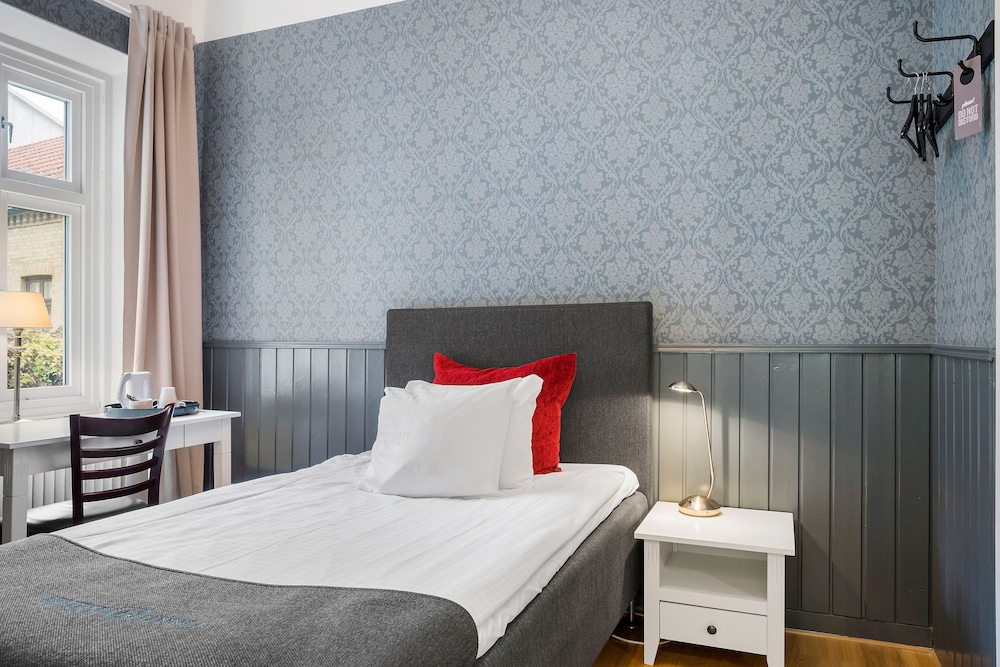 Cozy, Solo, Single Bed