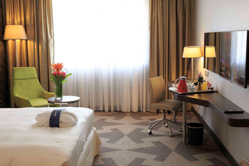 RADISSON BLU HOTEL, ABIDJAN AIRPORT 21/74