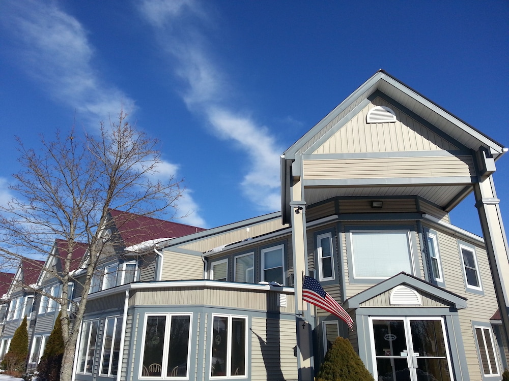 Granite Town Hotel 2/43
