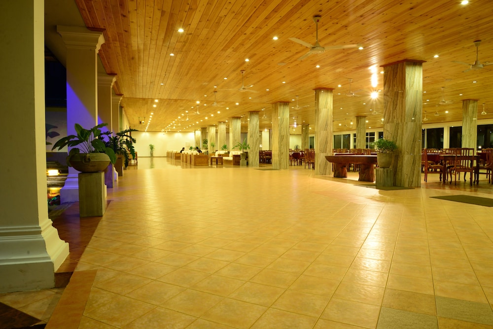 Hotel Sudu Araliya 7/69