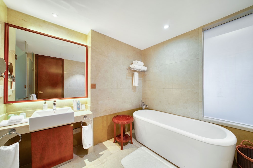 Wanghu Hotel 46/48