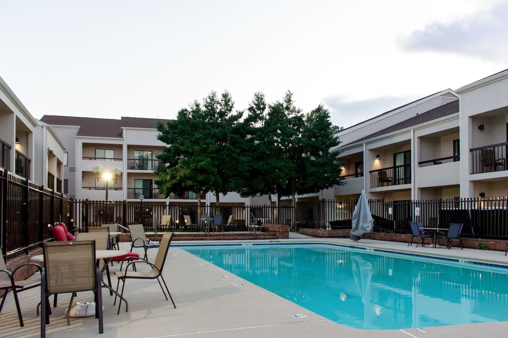 Comfort Inn Roswell-Dunwoody 1/44