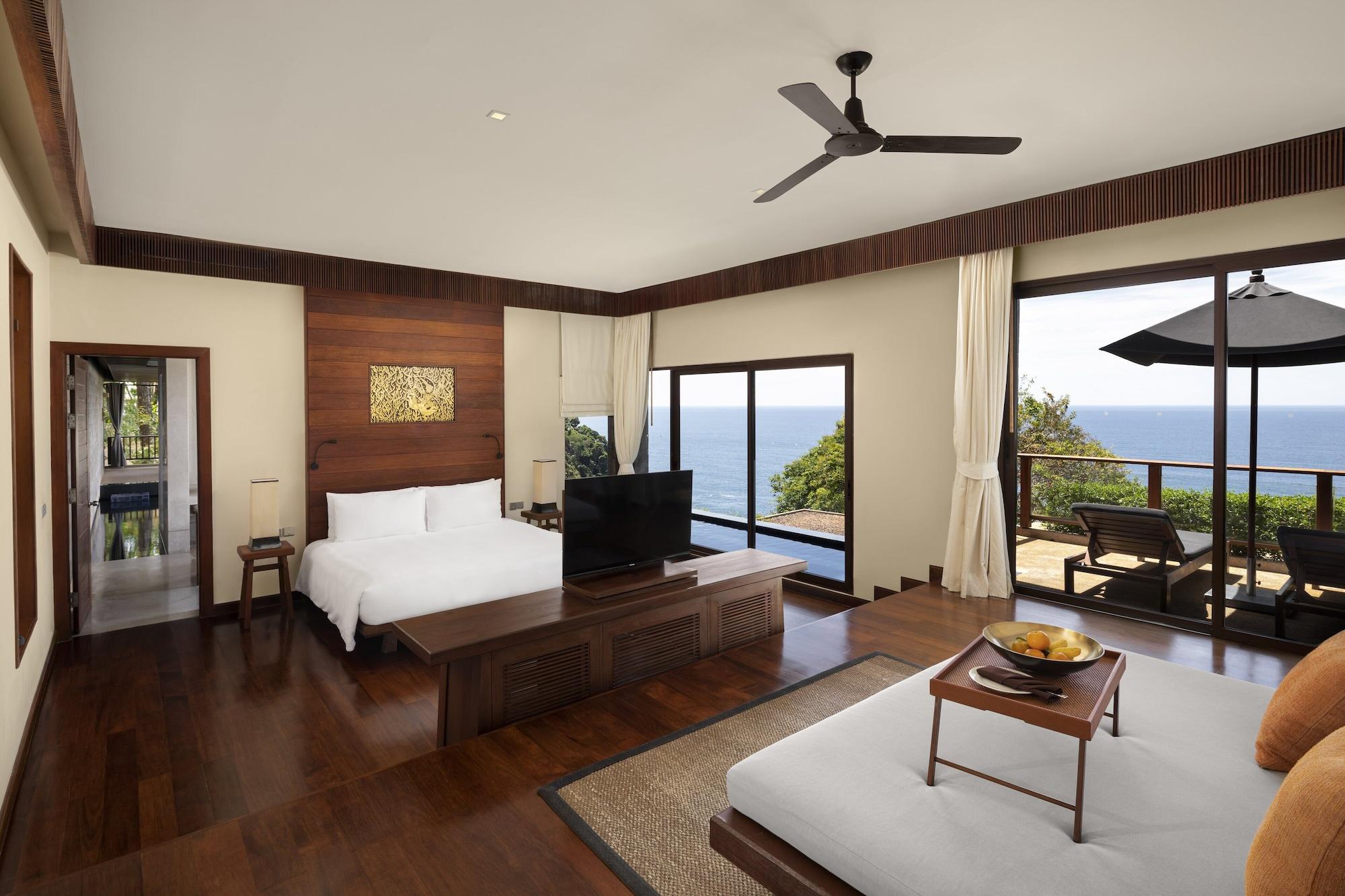 Pool, Open Plan, Spa, Suite