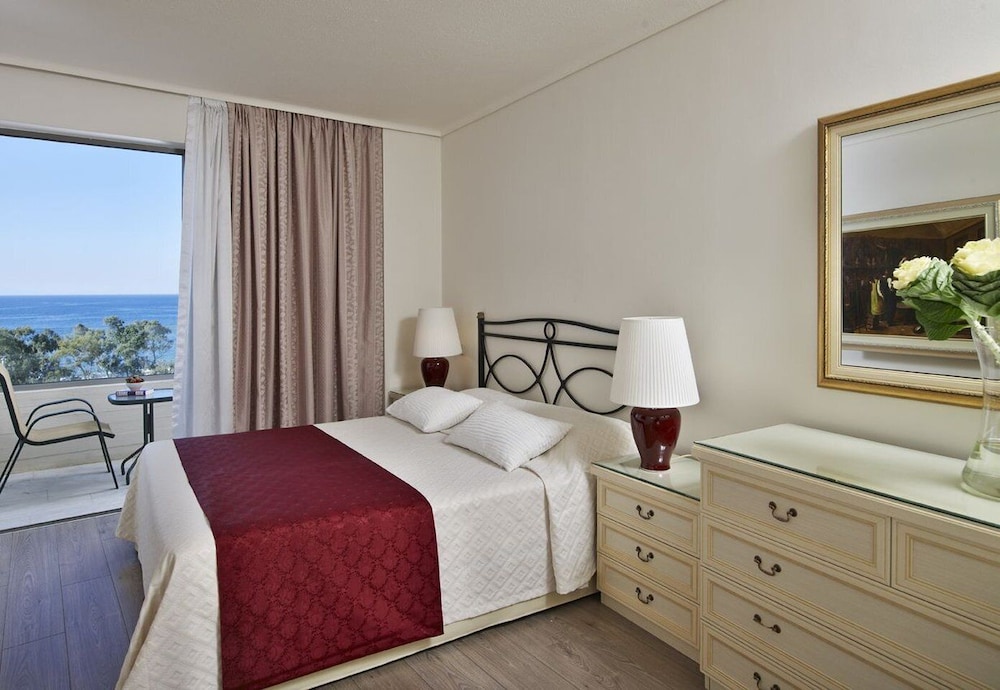 Amarilia Hotel 36/54