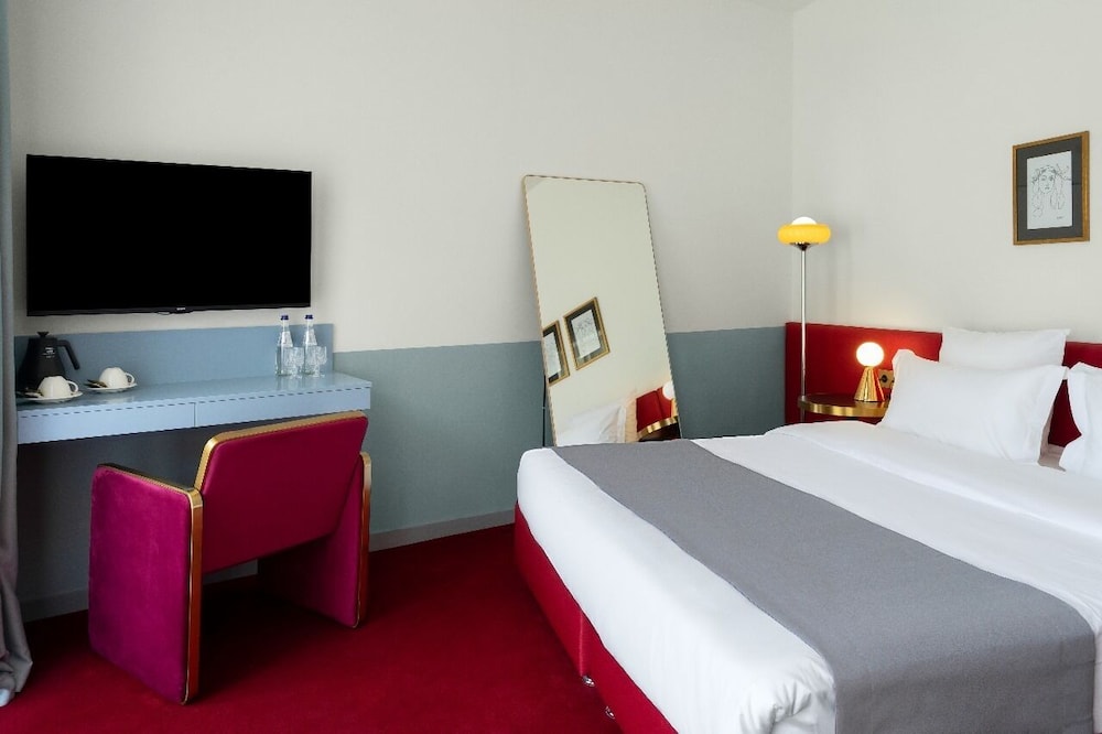 Castor and Pollux Hotel 22/69