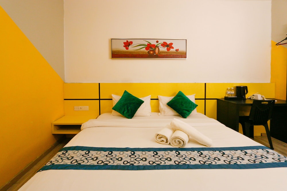 Swing & Pillows at Golden Roof Hotel Sunway Ipoh 9/33