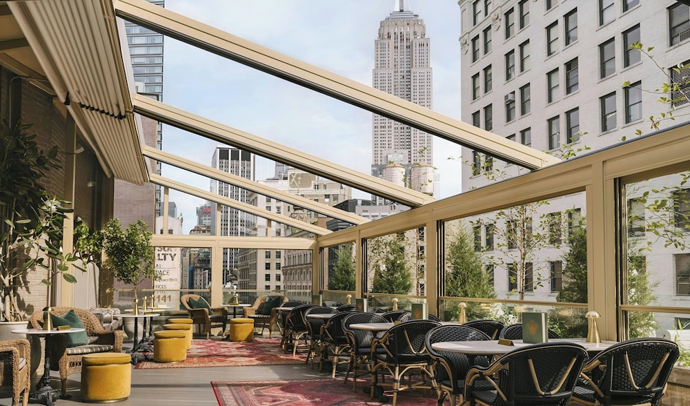 Flatiron Hotel 59/62