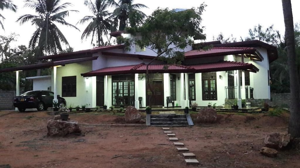Leisure Villa 4/49