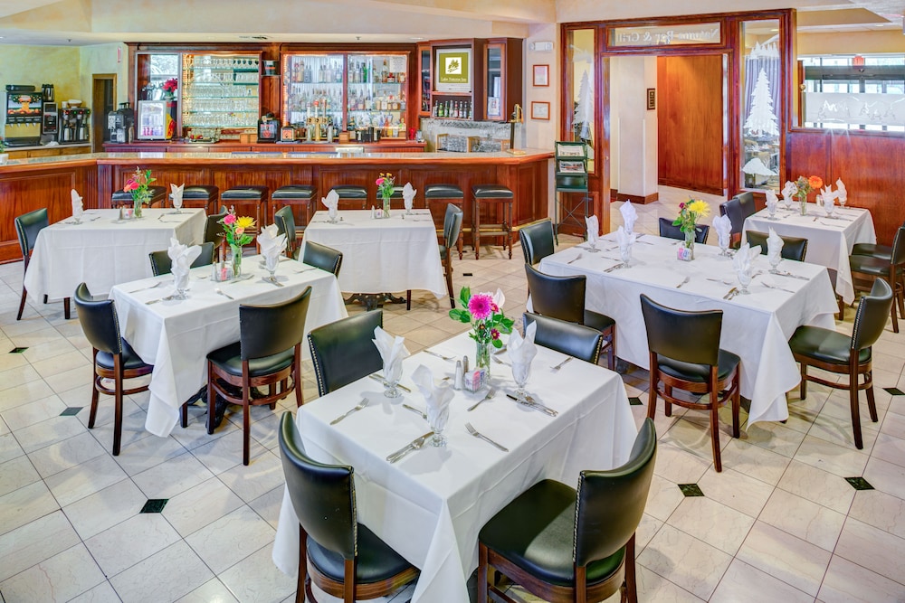 Lake Natoma Inn 30/46
