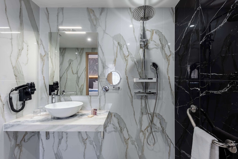 Brit Hotel Paris Rosny Sous Bois 34/34