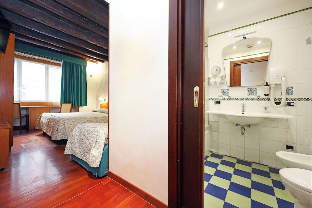 Hotel Corot 32/33