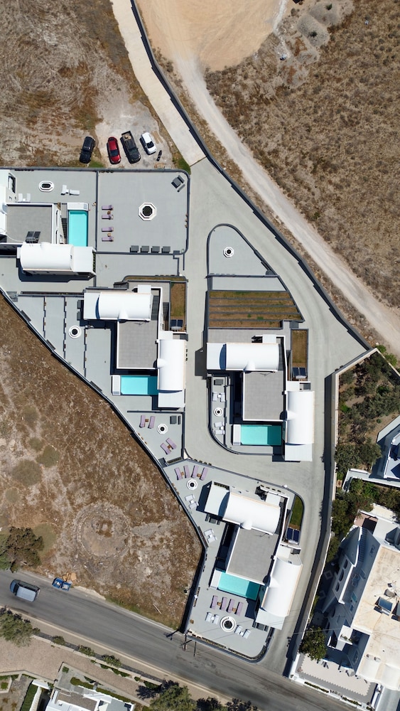 The Noverian Bios Caldera, Sunset Suites 50/58