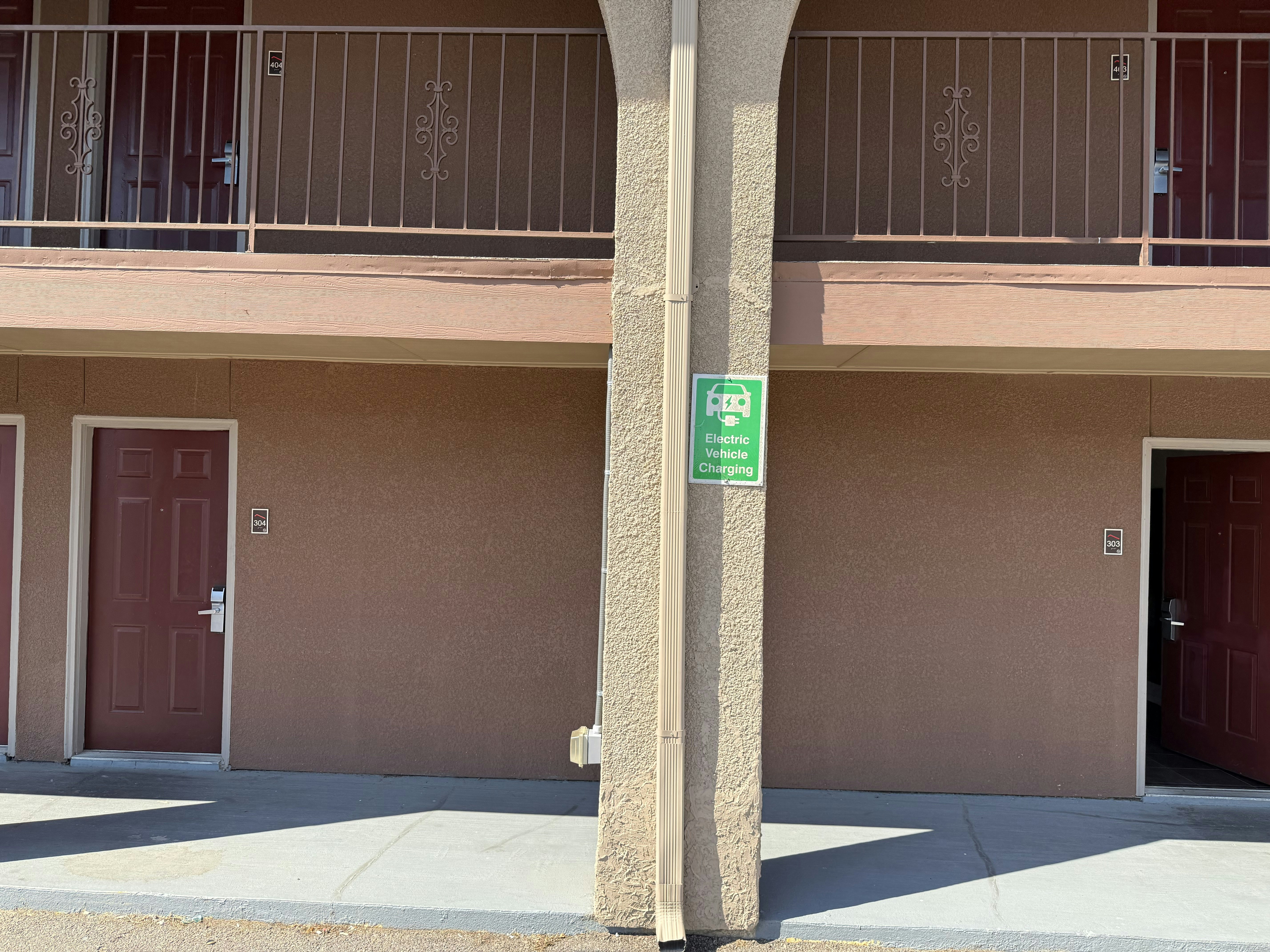 Red Roof Inn & Suites Sulphur Springs 4/26