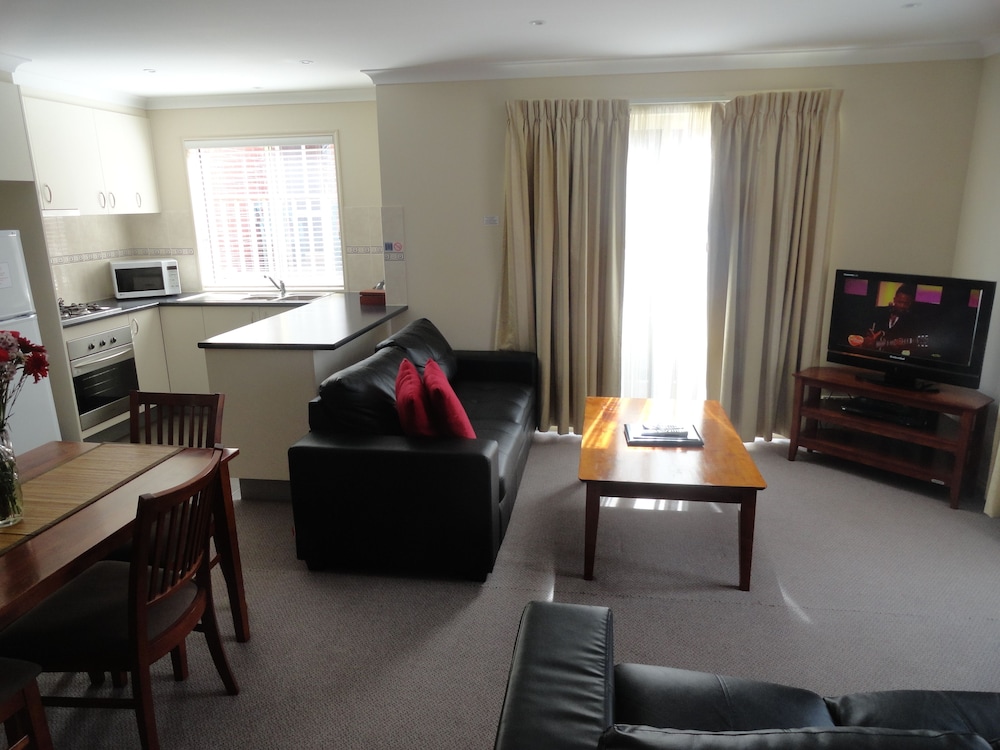Victoria Lodge Motor Inn And Apartments 33/51