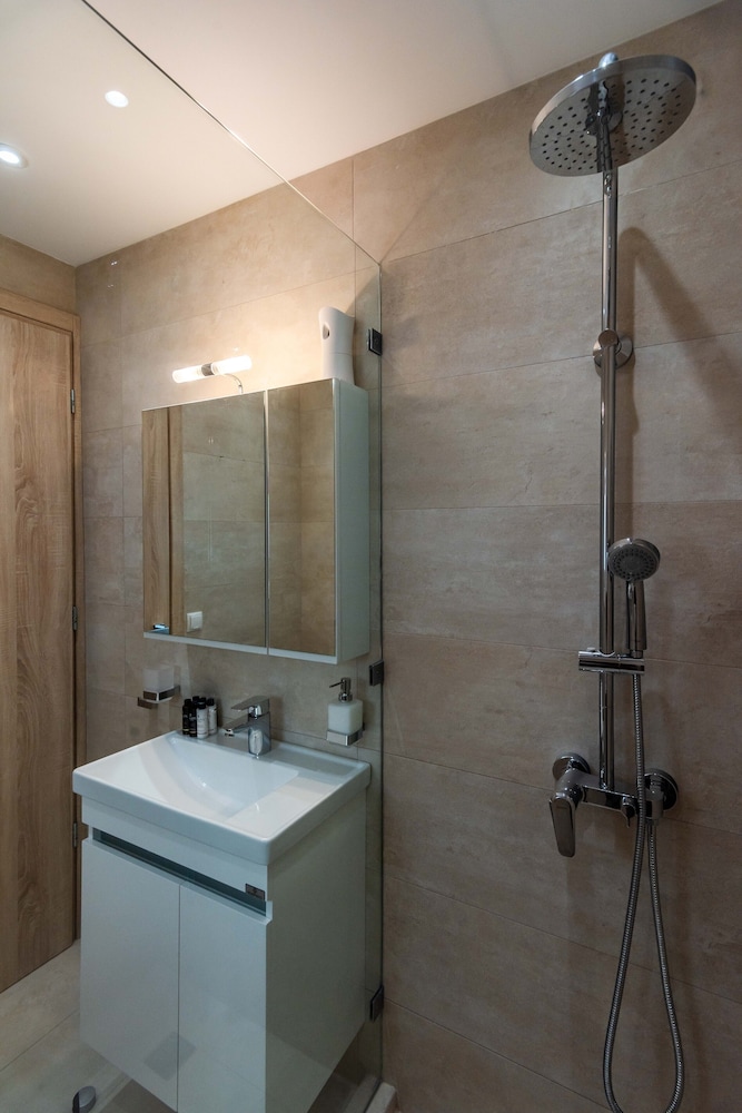 White Rock Milos Suites 55/55