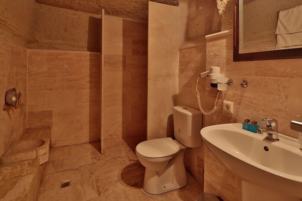 Travel Inn Cave Hotel 48/49