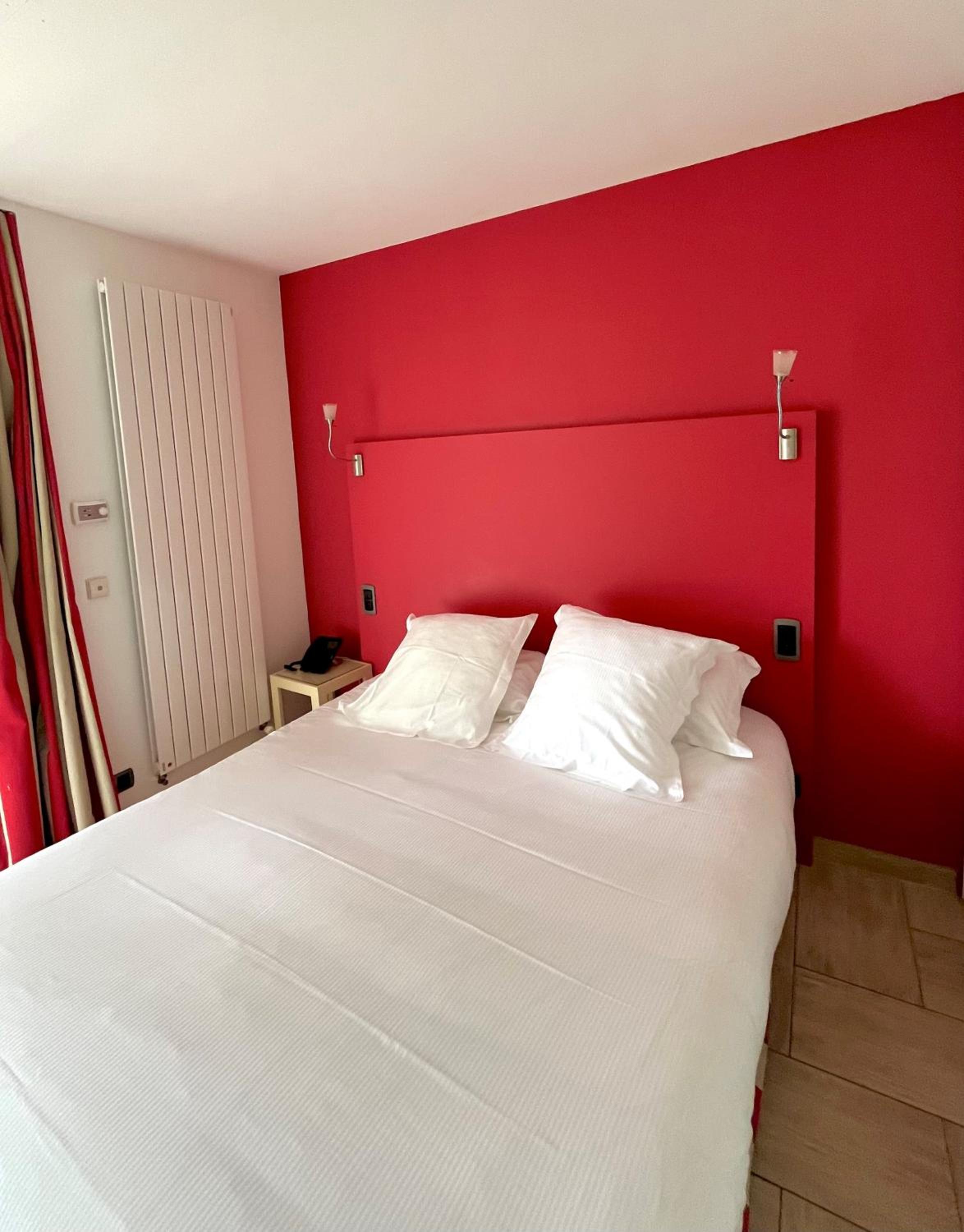 Room, Double Bed