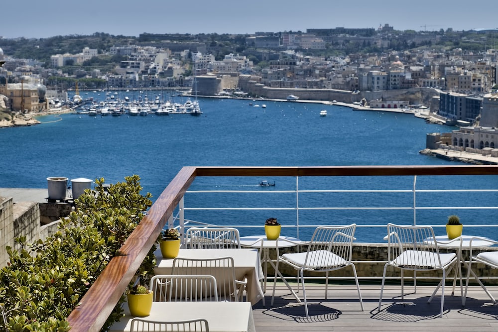 Ursulino Valletta 61/66