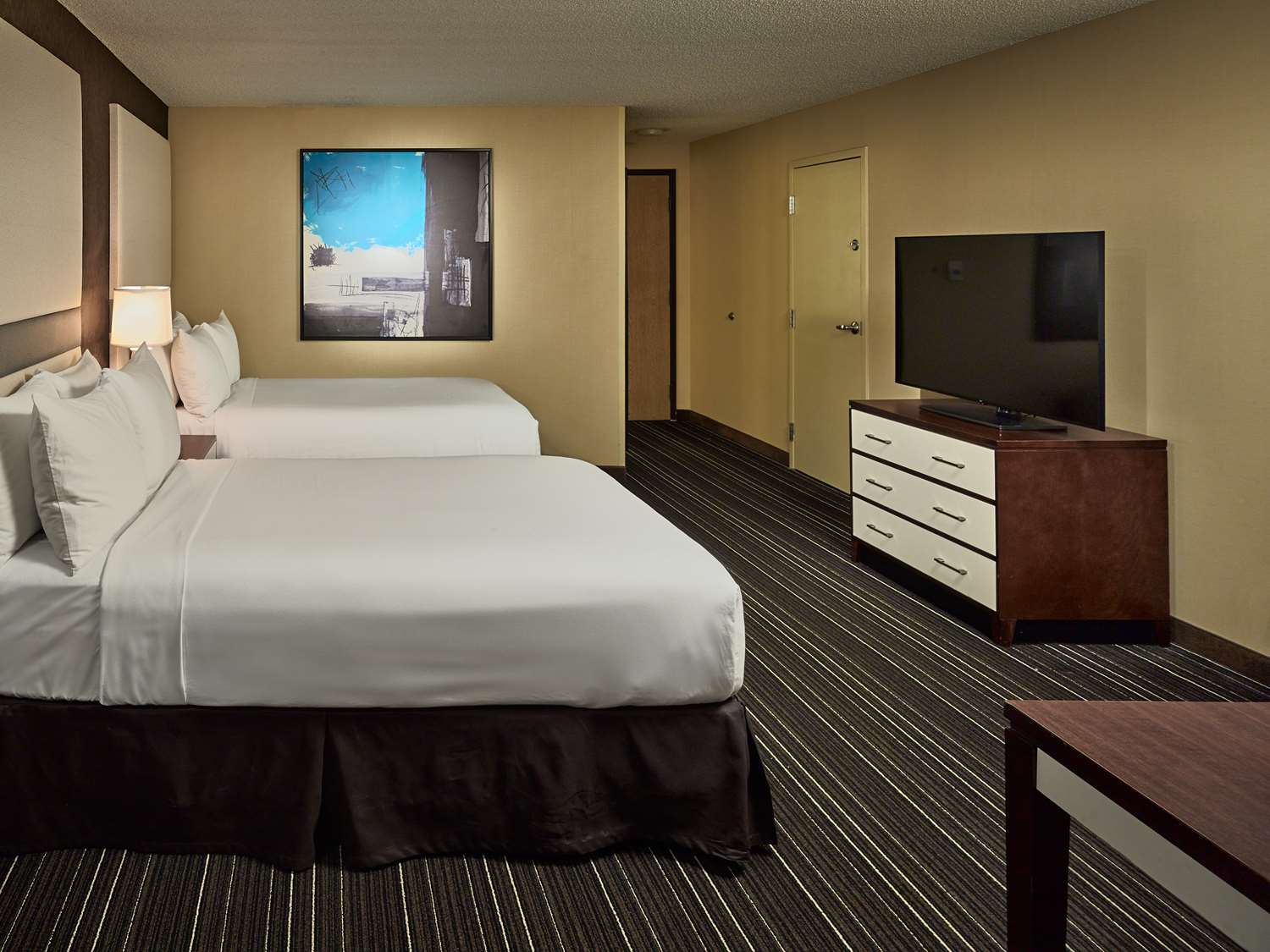 DELUXE, 2 DOUBLE BEDS, ACCESSIBLE