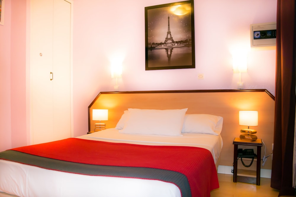 ROOM, SINGLE