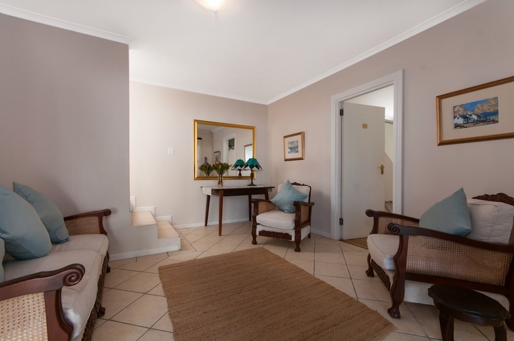 Millard Crescent Guest House 17/31