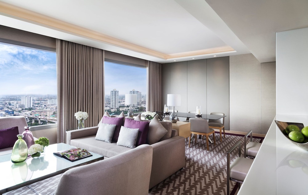 Avani Riverside Bangkok Hotel 42/72