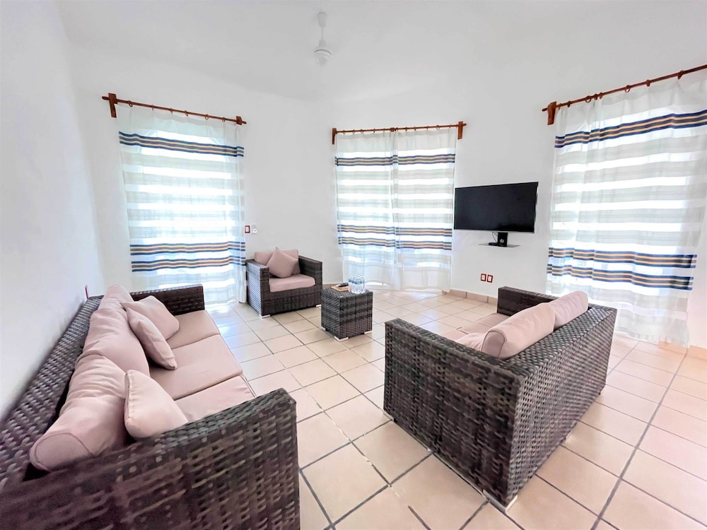 Villas And Resort Luz de Luna 25/50