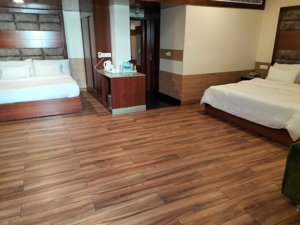 Hotel Ambica 12/40