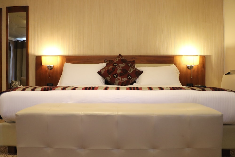Mamba Point Hotel 7/42