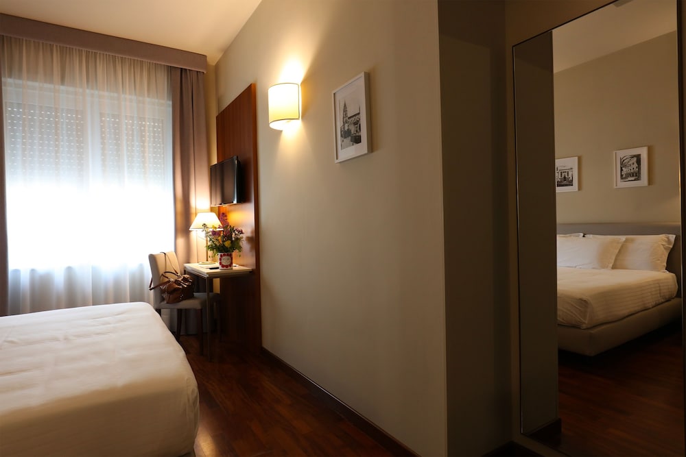 Grande Albergo Maugeri 27/50