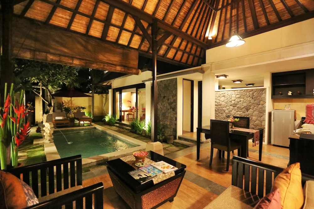 THE SANYAS SUITE 60/72