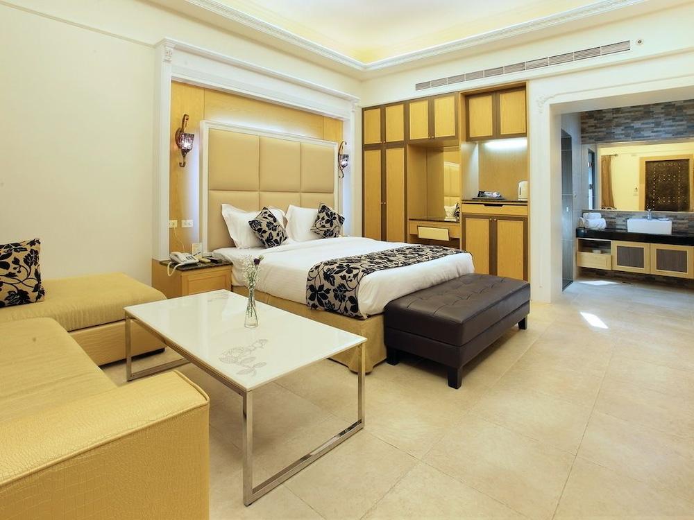 Superior, King Bed