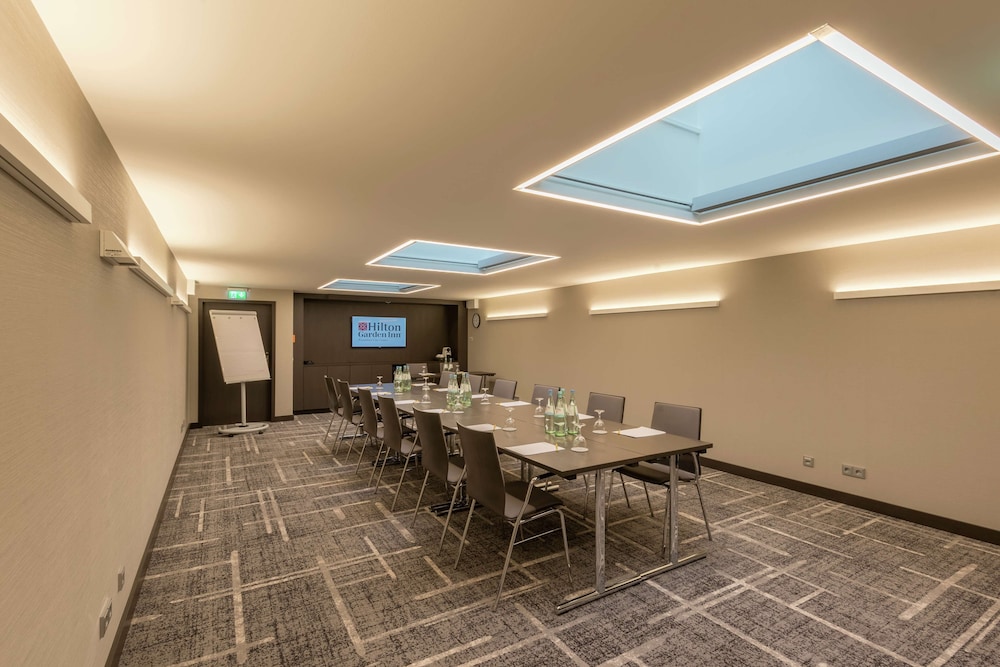 HILTON GARDEN INN FRANKFURT CITY CENTRE 47/56