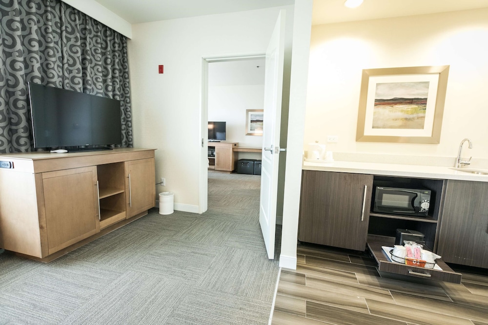 Hampton Inn & Suites Tempe/Phoenix Airport 4/68