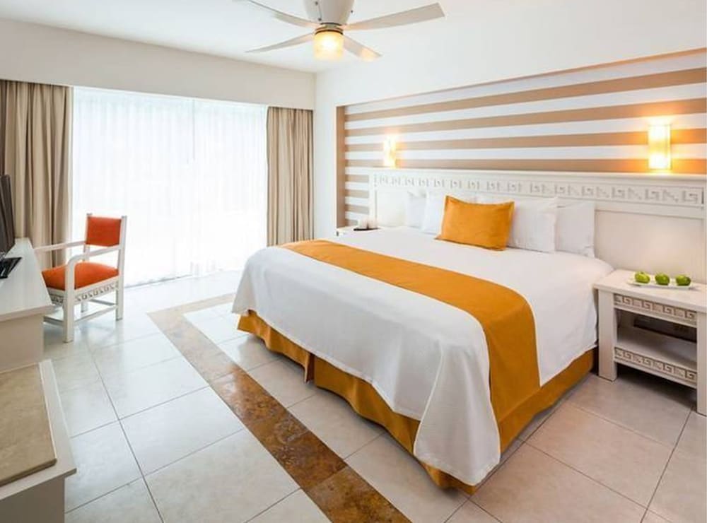 Bluebay Grand Esmeralda All Inclusive 16/50