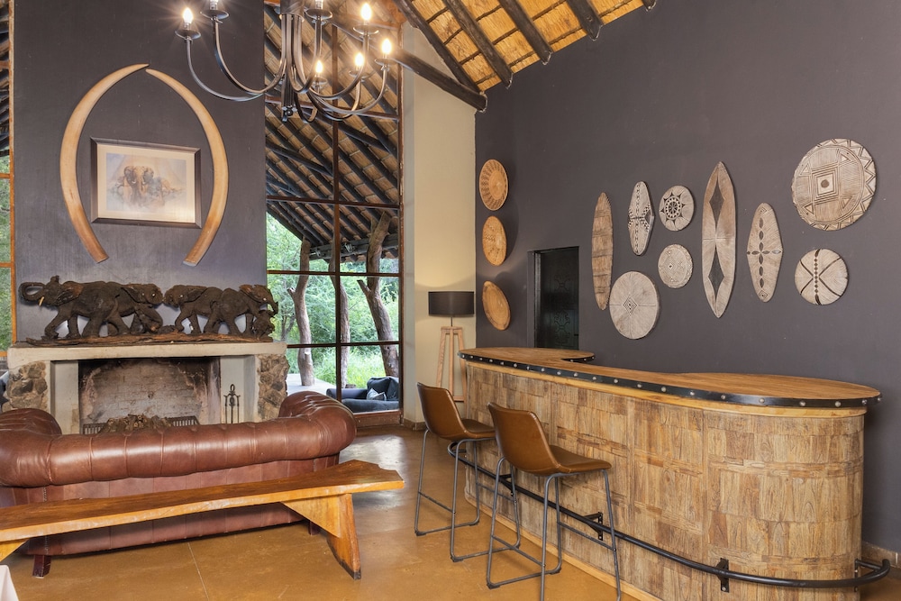Black Rhino Game Lodge 11/69